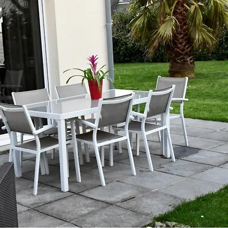 Moderne A 200m De La Avec Jardin Clos *