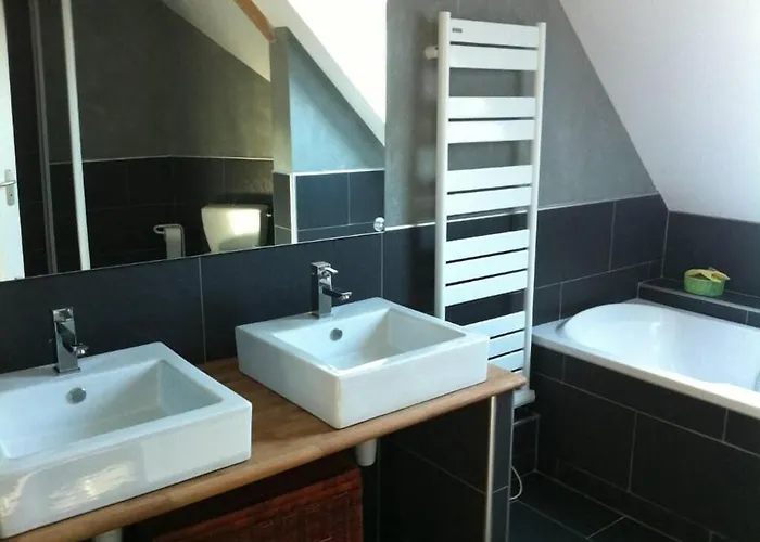 Moderne A 200m De La Avec Jardin Clos *