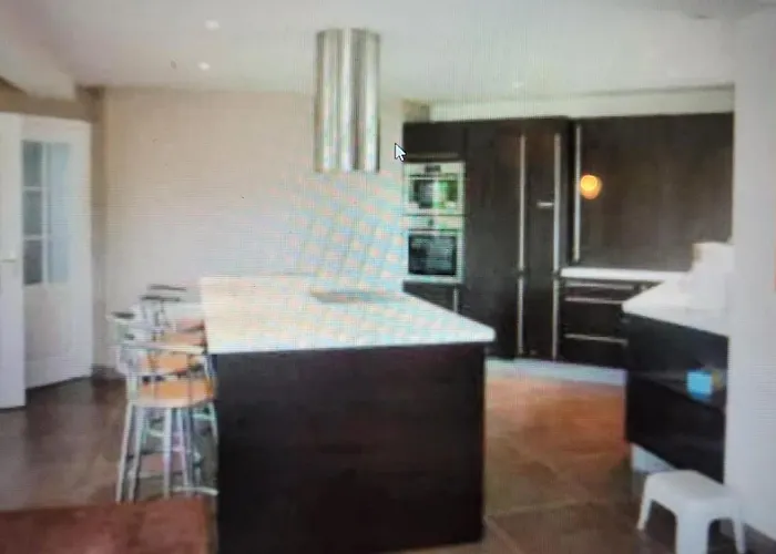 Moderne A 200m De La Avec Jardin Clos Saint-Vaast-la-Hougue